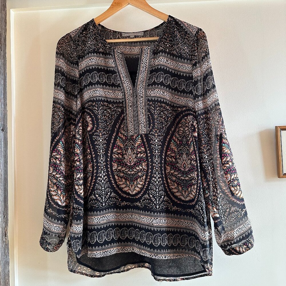 Daniel Rainn dressy top